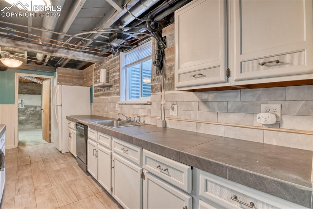 2409 N Wahsatch Avenue Colorado Springs CO 80907