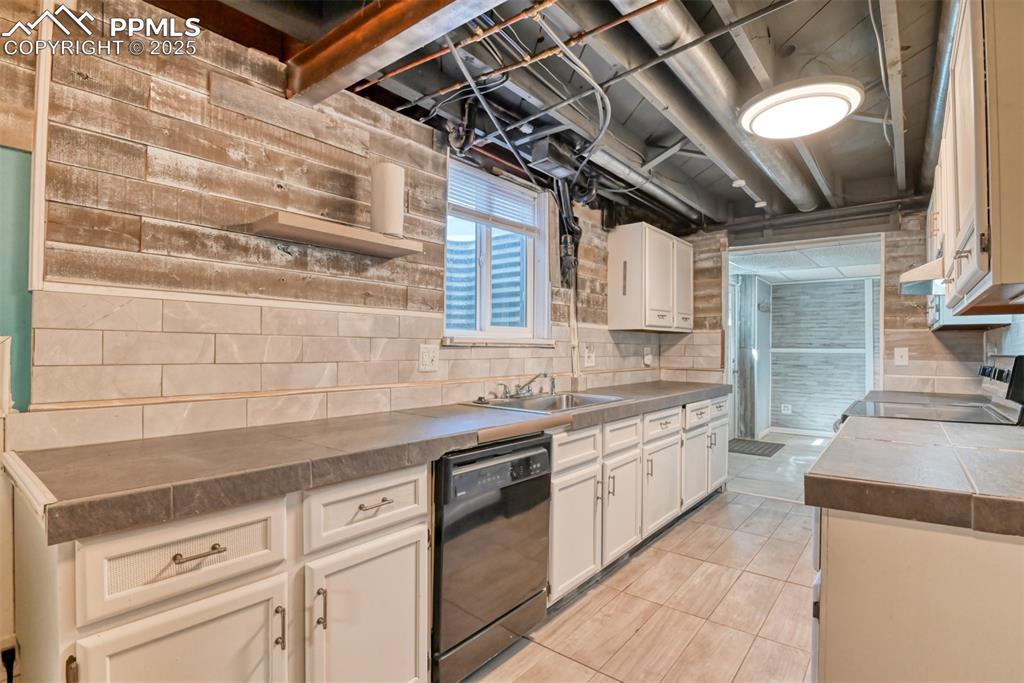 2409 N Wahsatch Avenue Colorado Springs CO 80907