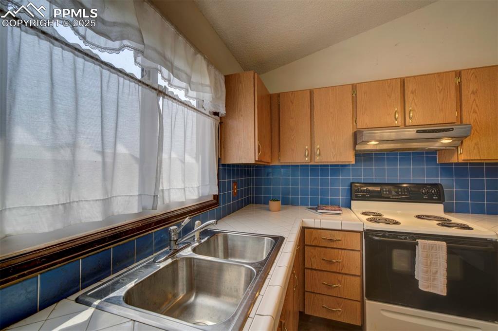14 Crested Hill Court Pueblo CO 81008