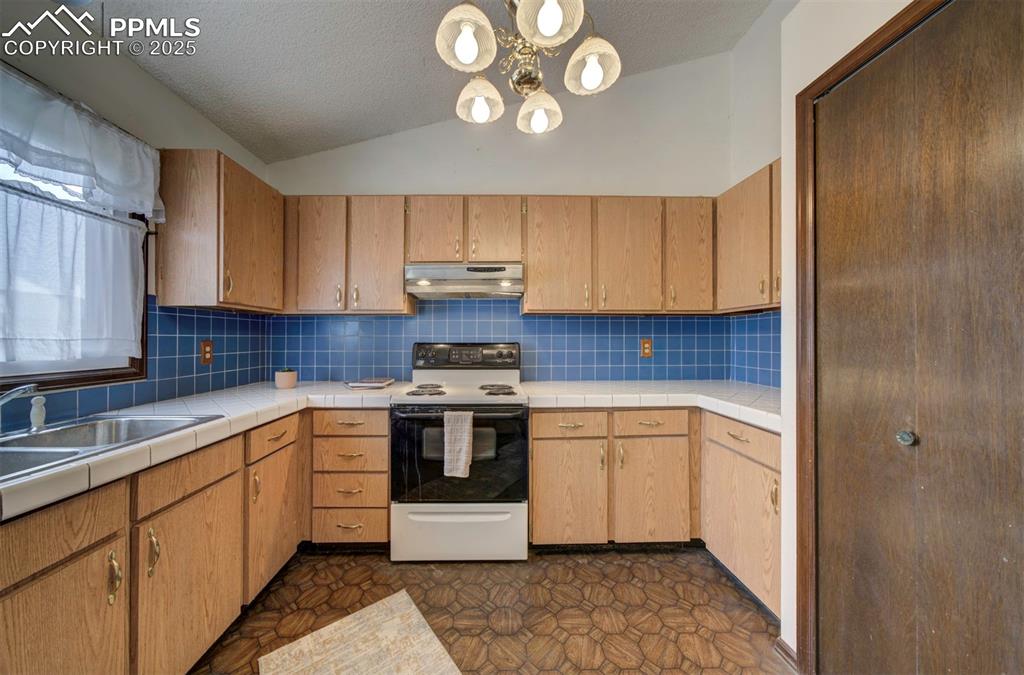 14 Crested Hill Court Pueblo CO 81008