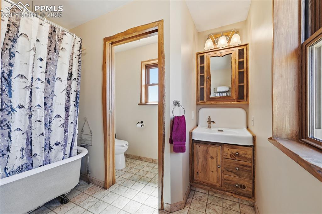 556 Circle Drive Florissant CO 80816