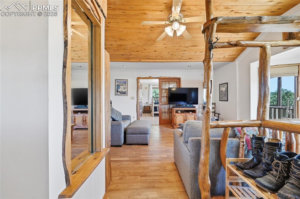556 Circle Drive Florissant CO 80816