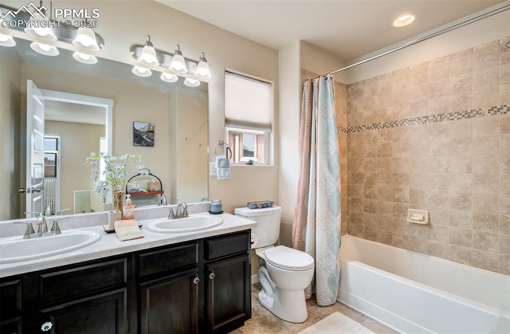 1354 Antrim Loop Colorado Springs CO 80910