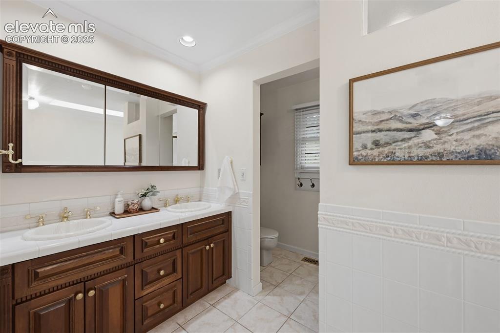 6914 Oak Valley Drive Colorado Springs CO 80919