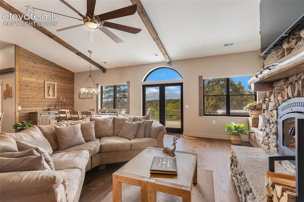 5542 North Road Divide CO 80814