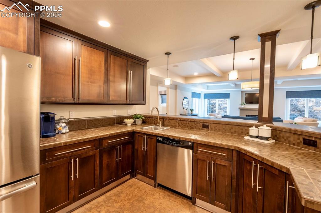 1575 Vine Cliff Heights Colorado Springs CO 80921