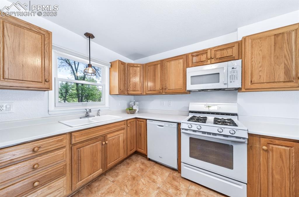 138 Rainbow Place Colorado Springs CO 80906