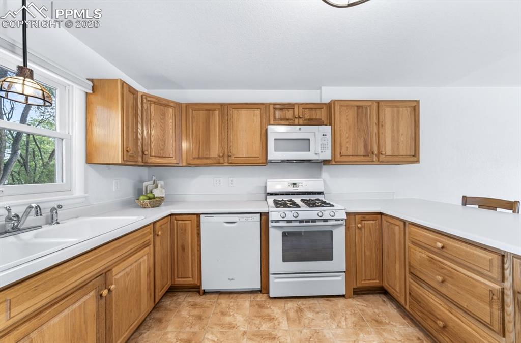 138 Rainbow Place Colorado Springs CO 80906