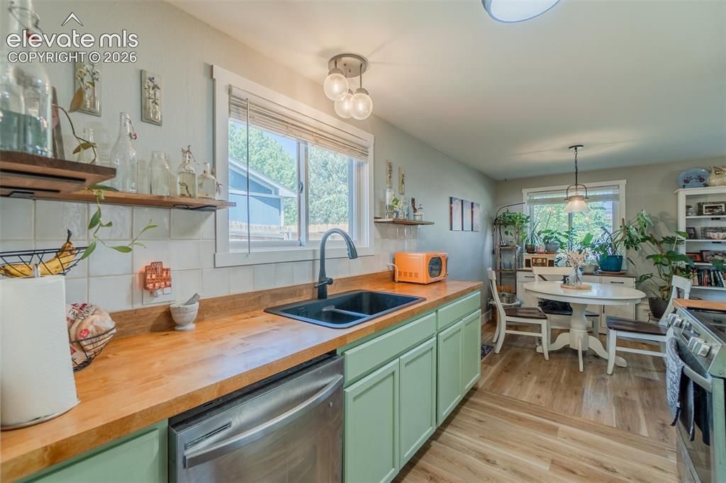 6825 Cory Place Colorado Springs CO 80915