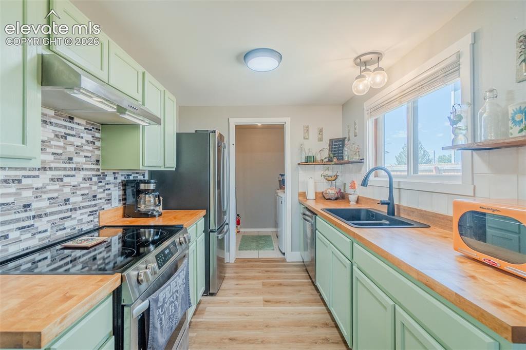 6825 Cory Place Colorado Springs CO 80915