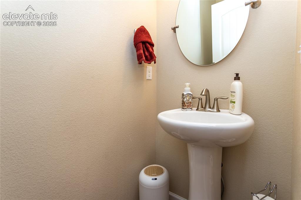 728 Seawell Drive Colorado Springs CO 80911