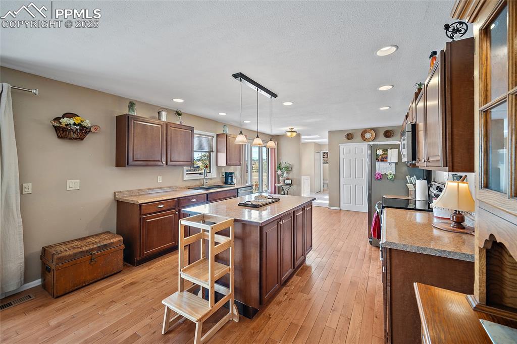 650 E Woodleaf Drive Pueblo CO 81007