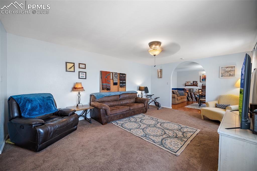 650 E Woodleaf Drive Pueblo CO 81007