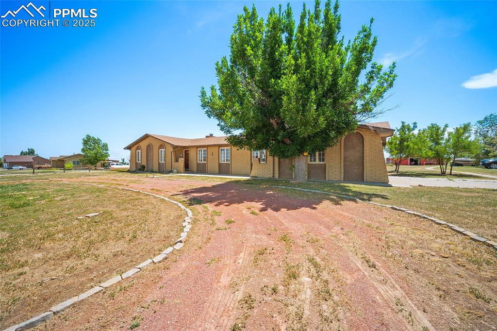 650 E Woodleaf Drive Pueblo CO 81007