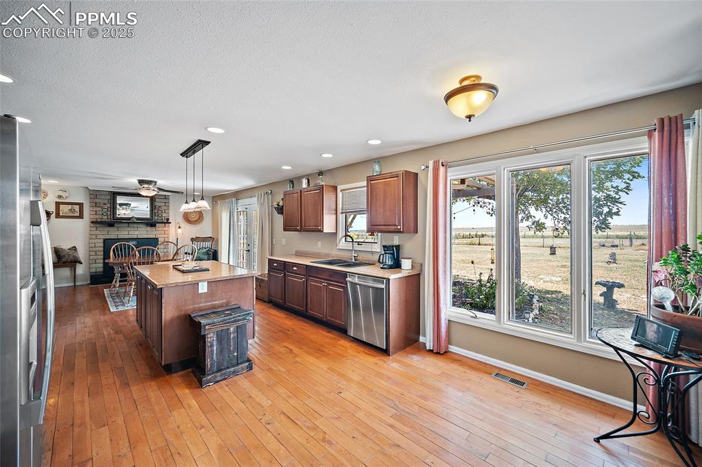 650 E Woodleaf Drive Pueblo CO 81007