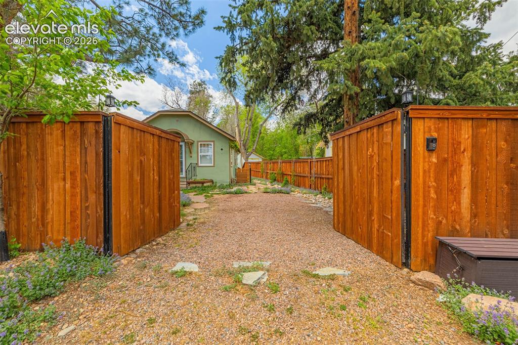 10 Wolfe Avenue Colorado Springs CO 80905