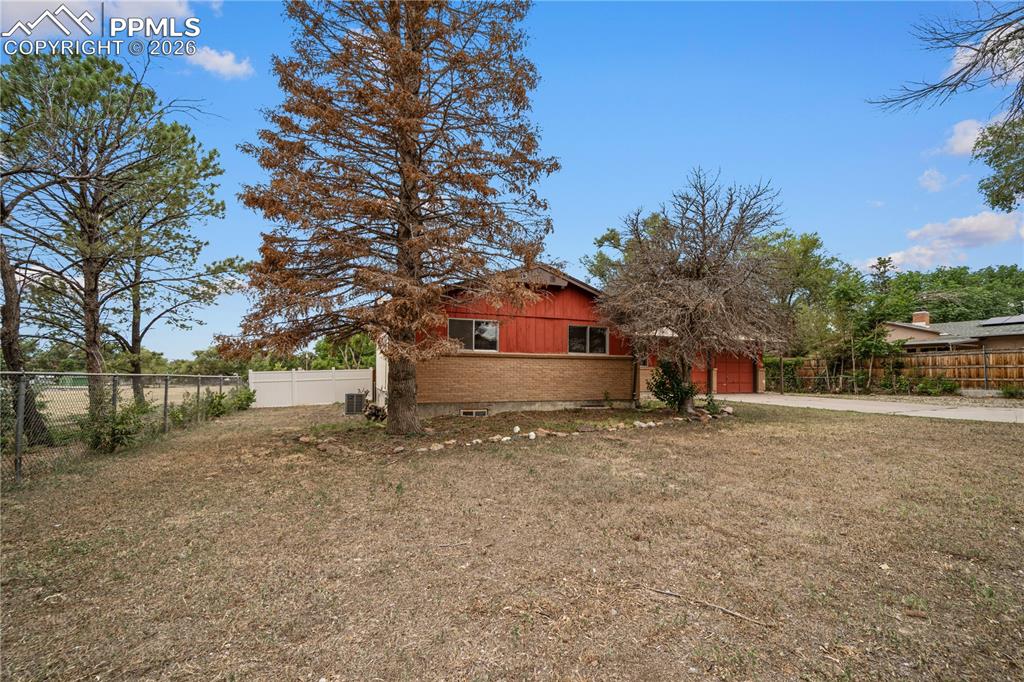 11 Macnaughton Road Pueblo CO 81001