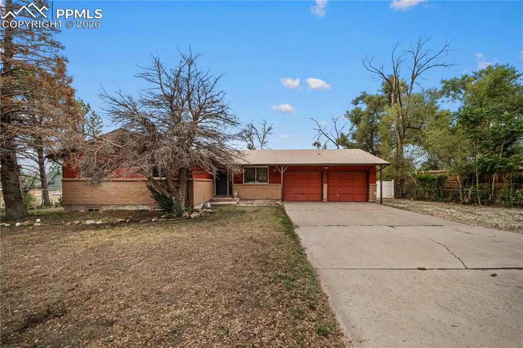 11 Macnaughton Road Pueblo CO 81001