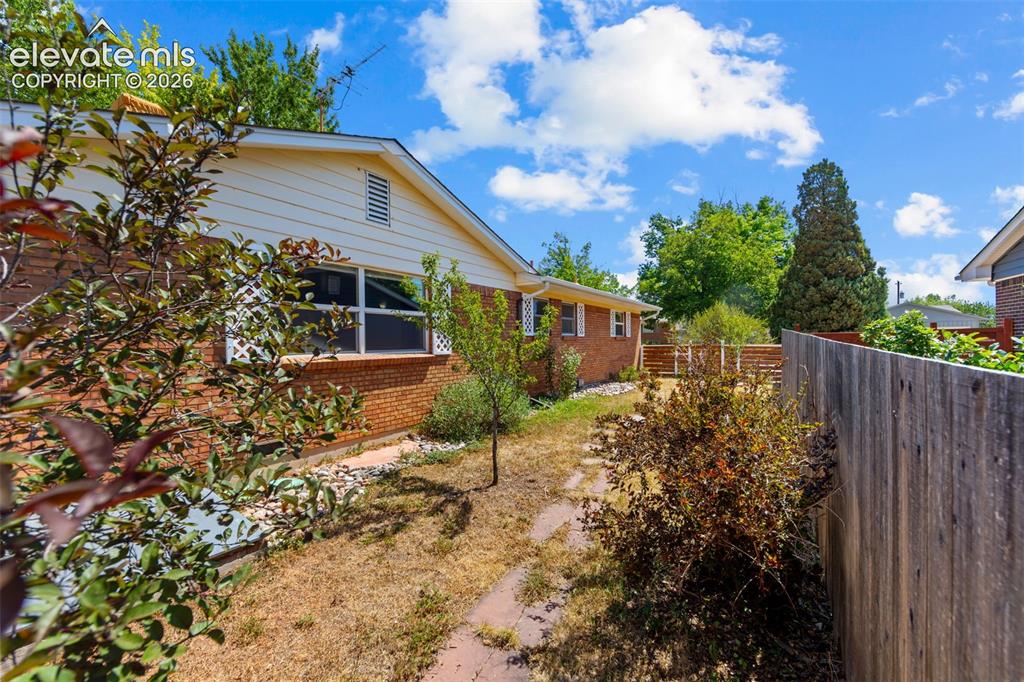 626 Pioneer Lane Colorado Springs CO 80904