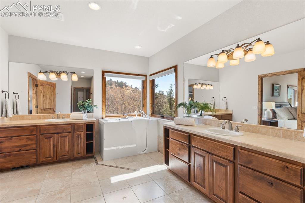 7925 Sawback Trail Colorado Springs CO 80919