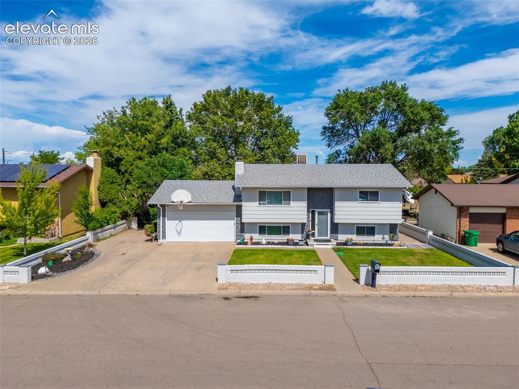 1256 20 1/2 Lane Pueblo CO 81006