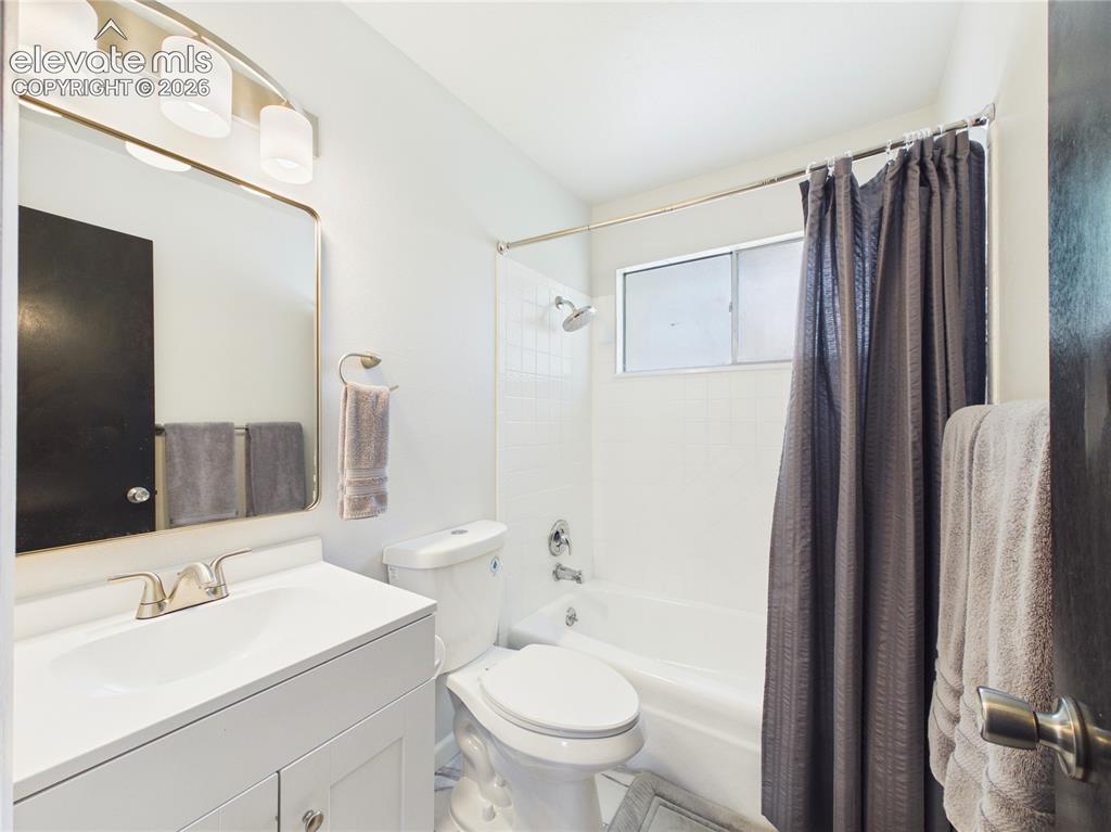 1256 20 1/2 Lane Pueblo CO 81006