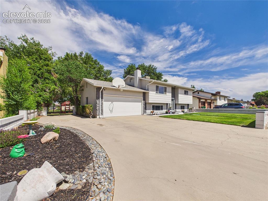 1256 20 1/2 Lane Pueblo CO 81006