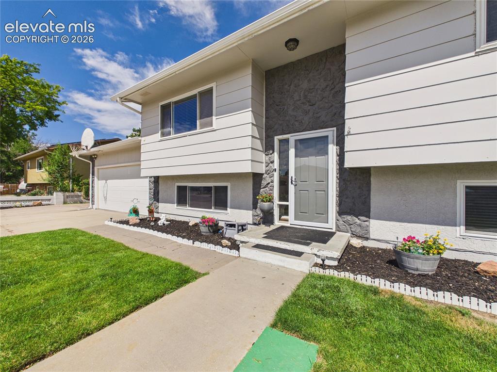 1256 20 1/2 Lane Pueblo CO 81006