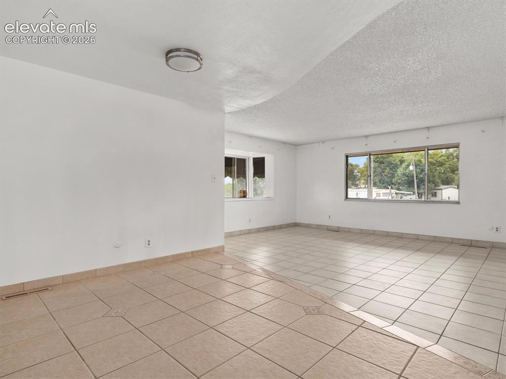 207 Autobee Lane Avondale CO 81022