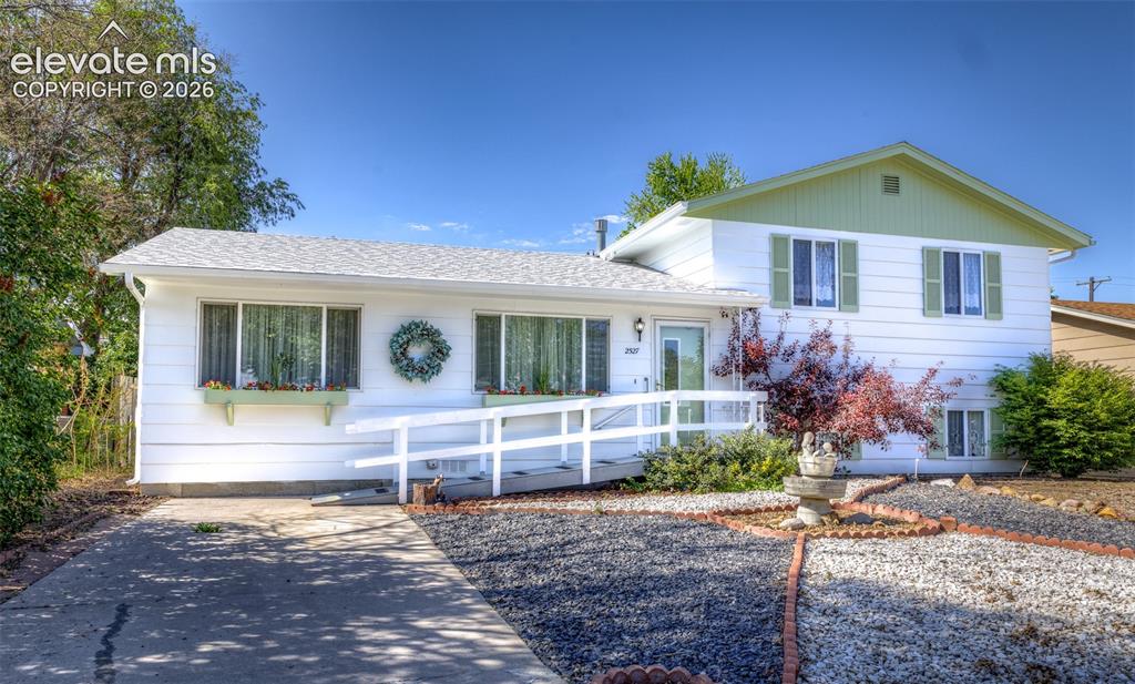 2527 E Caramillo Street Colorado Springs CO 80909