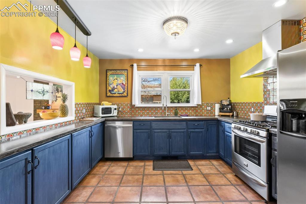 207 Beckers Lane Manitou Springs CO 80829