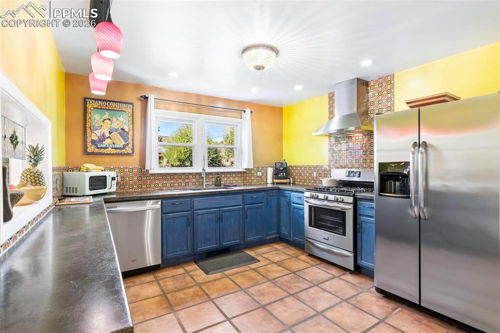 207 Beckers Lane Manitou Springs CO 80829
