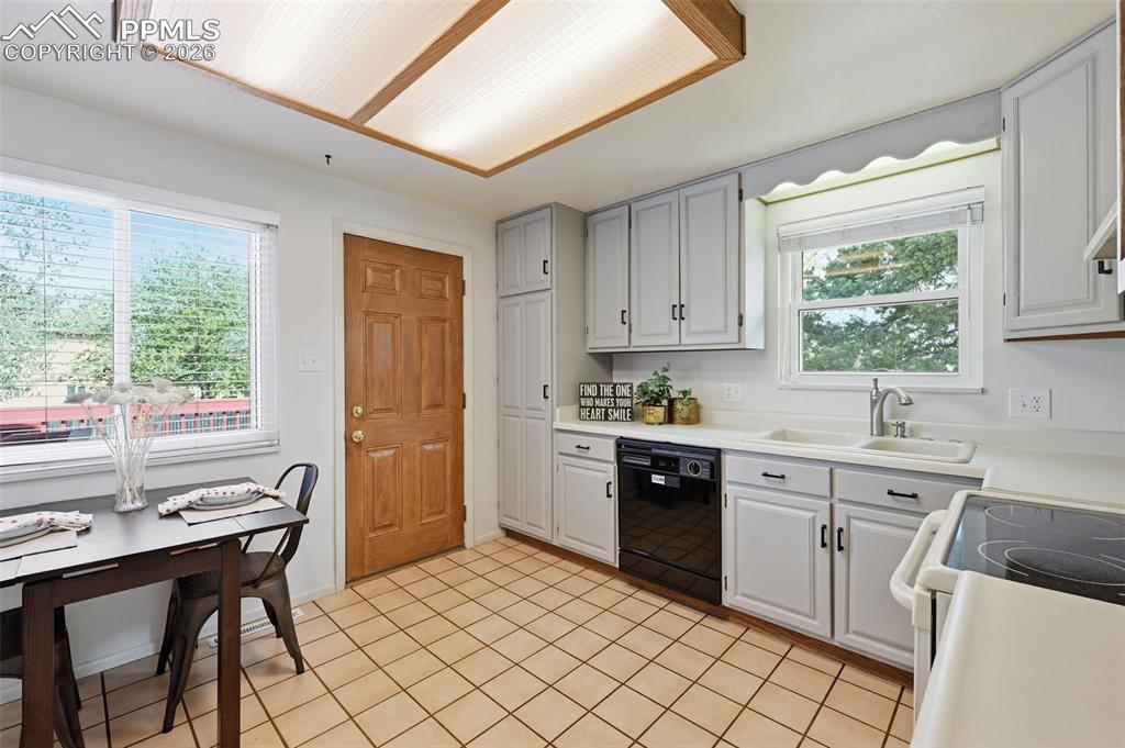 4203 Friar Lane Colorado Springs CO 80907