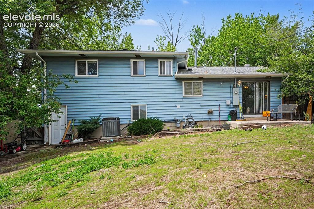 1915 Sussex Lane Colorado Springs CO 80909