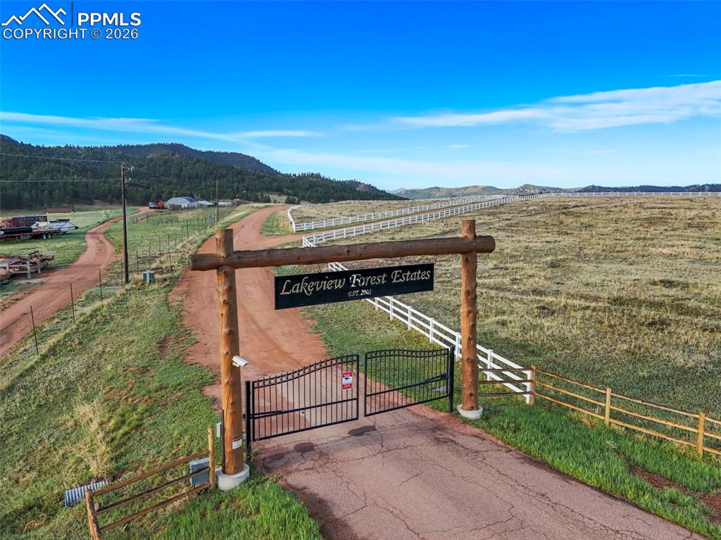 224 Lakeview Forest Heights Florissant CO 80816