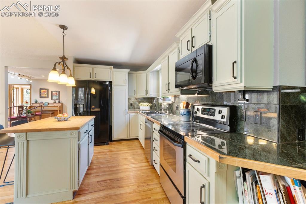 2415 Ramsgate Terrace Colorado Springs CO 80919