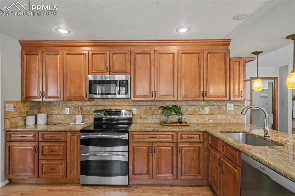 5376 W Cliff Point Circle Colorado Springs CO 80919