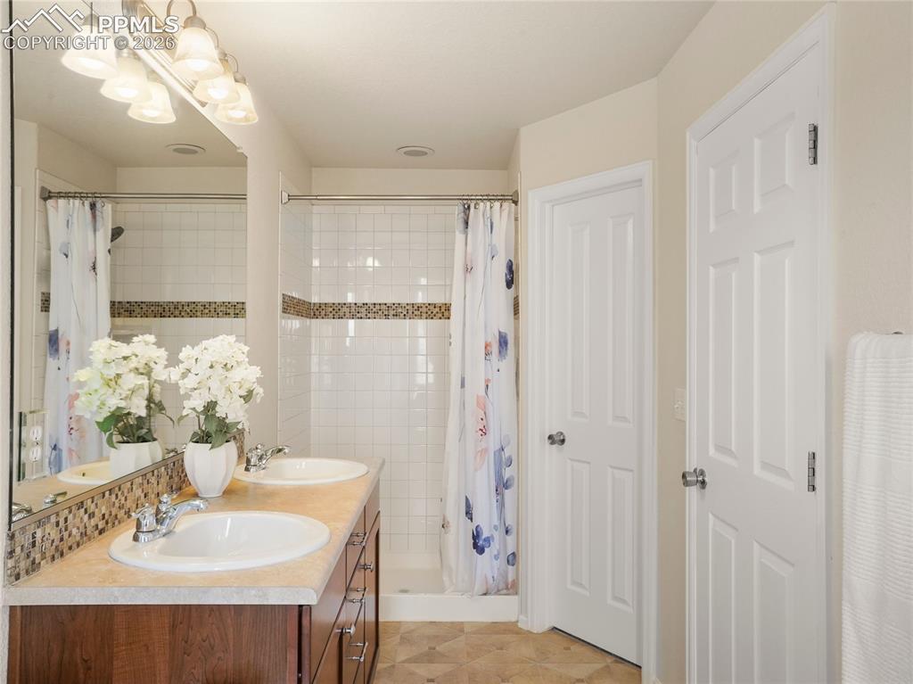 5978 Cumbre Vista Way Colorado Springs CO 80924