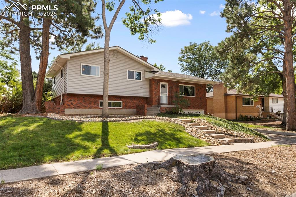 2207 Essex Lane Colorado Springs CO 80909