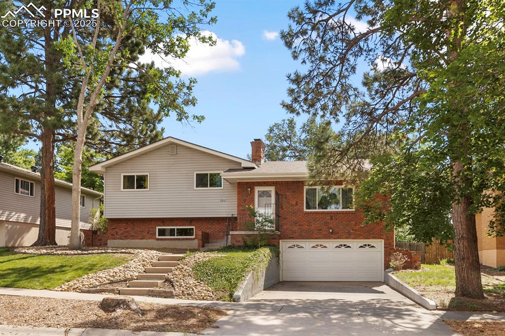 2207 Essex Lane Colorado Springs CO 80909