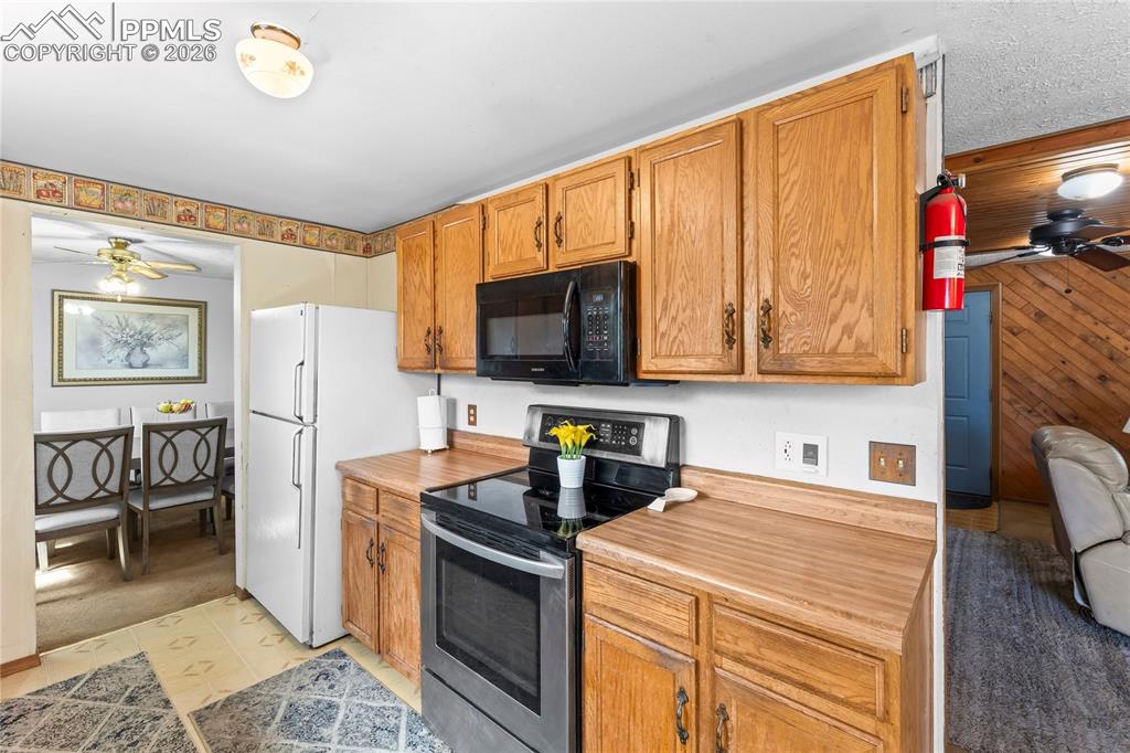 2075 Grady Court Colorado Springs CO 80915