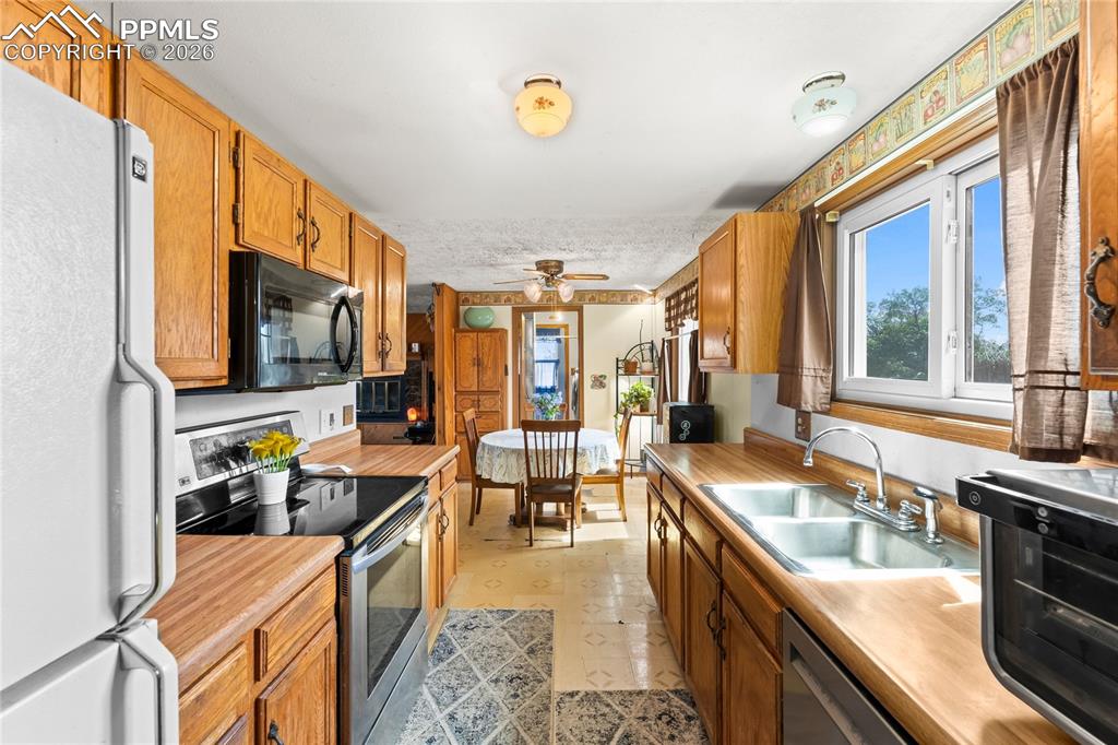 2075 Grady Court Colorado Springs CO 80915