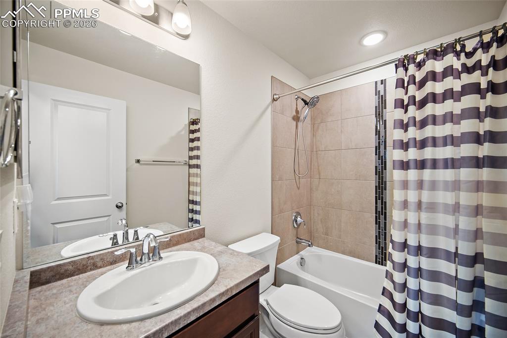 5915 Mumford Drive Colorado Springs CO 80925