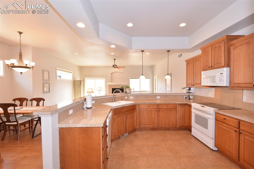 13688 Paradise Villas Grove Colorado Springs CO 80921