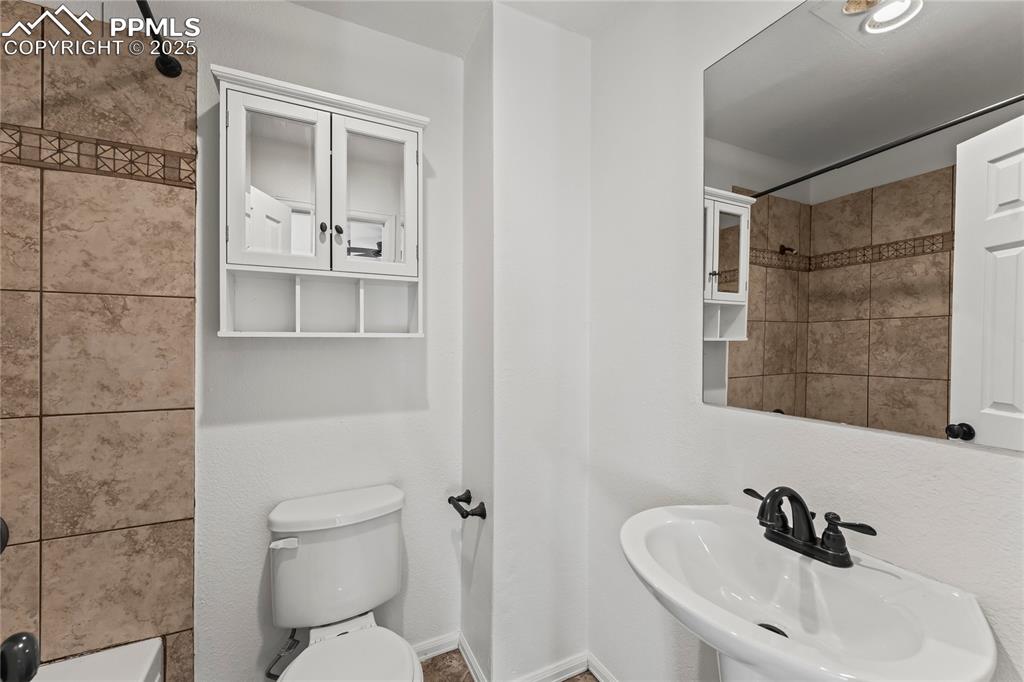 2355 Heathercrest Drive Colorado Springs CO 80915