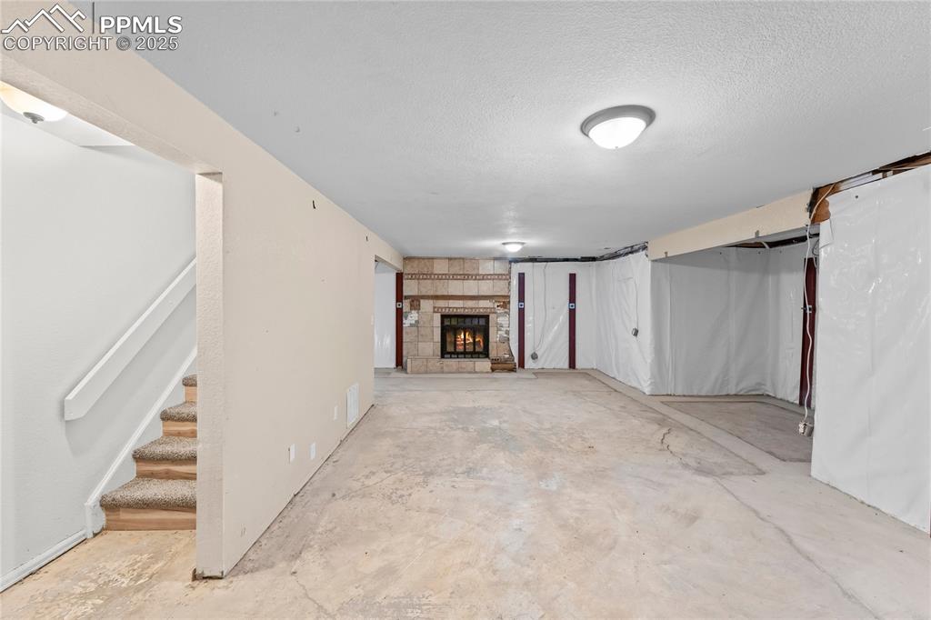 2355 Heathercrest Drive Colorado Springs CO 80915