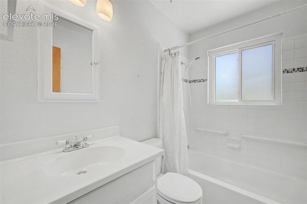 712 Lansing Drive Colorado Springs CO 80909