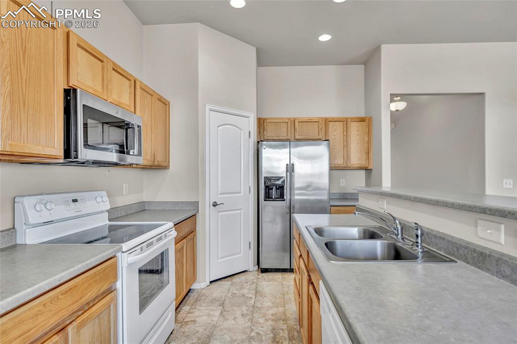6413 San Mateo Drive Colorado Springs CO 80911
