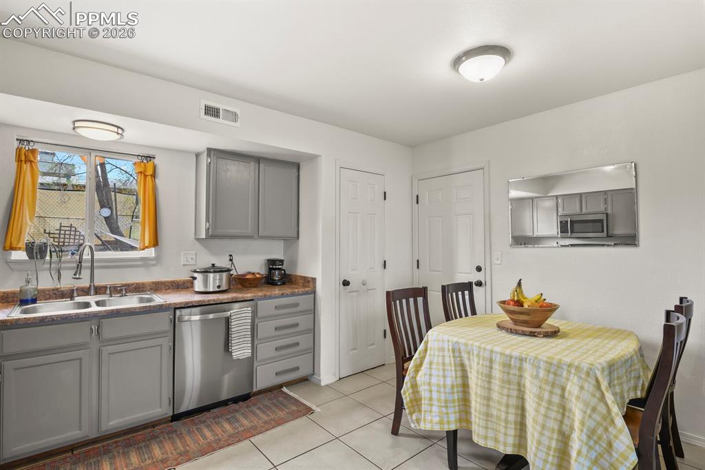 1925 Swearinger Drive Colorado Springs CO 80906