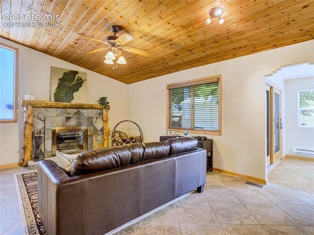 5915 Pemberton Way Colorado Springs CO 80919